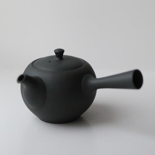 Azmaya black round Japanese Kyūsu teapot