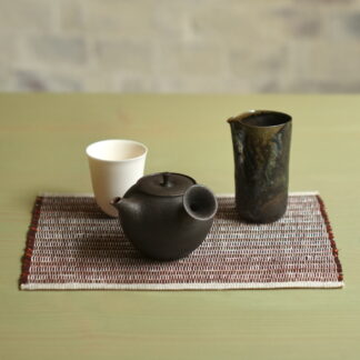 Underlag til te-sæt | Brun, Rød & Hvid | Anna Bruun Kristiansen